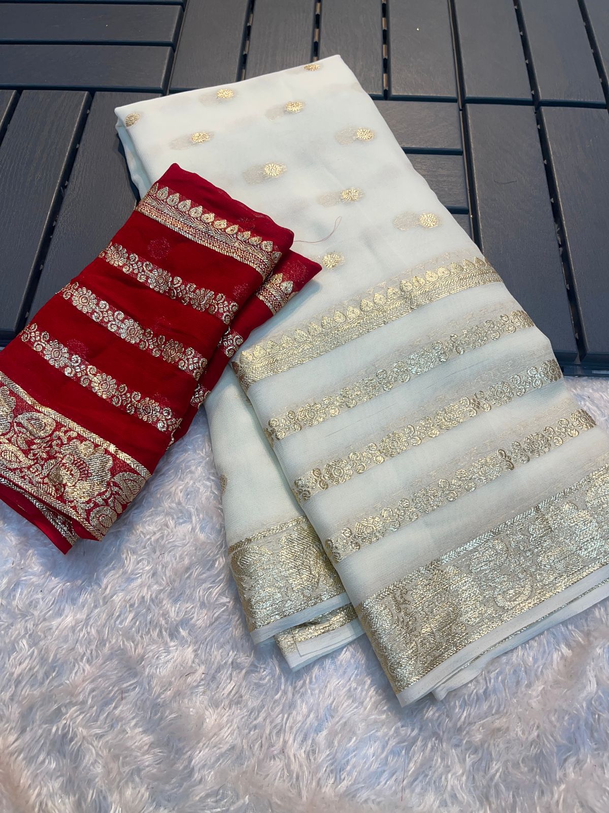 Premium Off-white & Red Colored Viscose Georgette Saree with Running Blouse