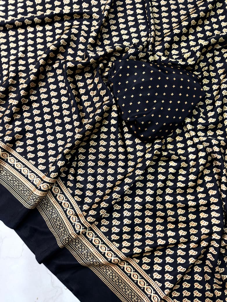 Premium Black Colored Ajrakh Gajji Crepe Silk Saree with Blouse – Pure Crepe Silk Designer Saree (6.30m)