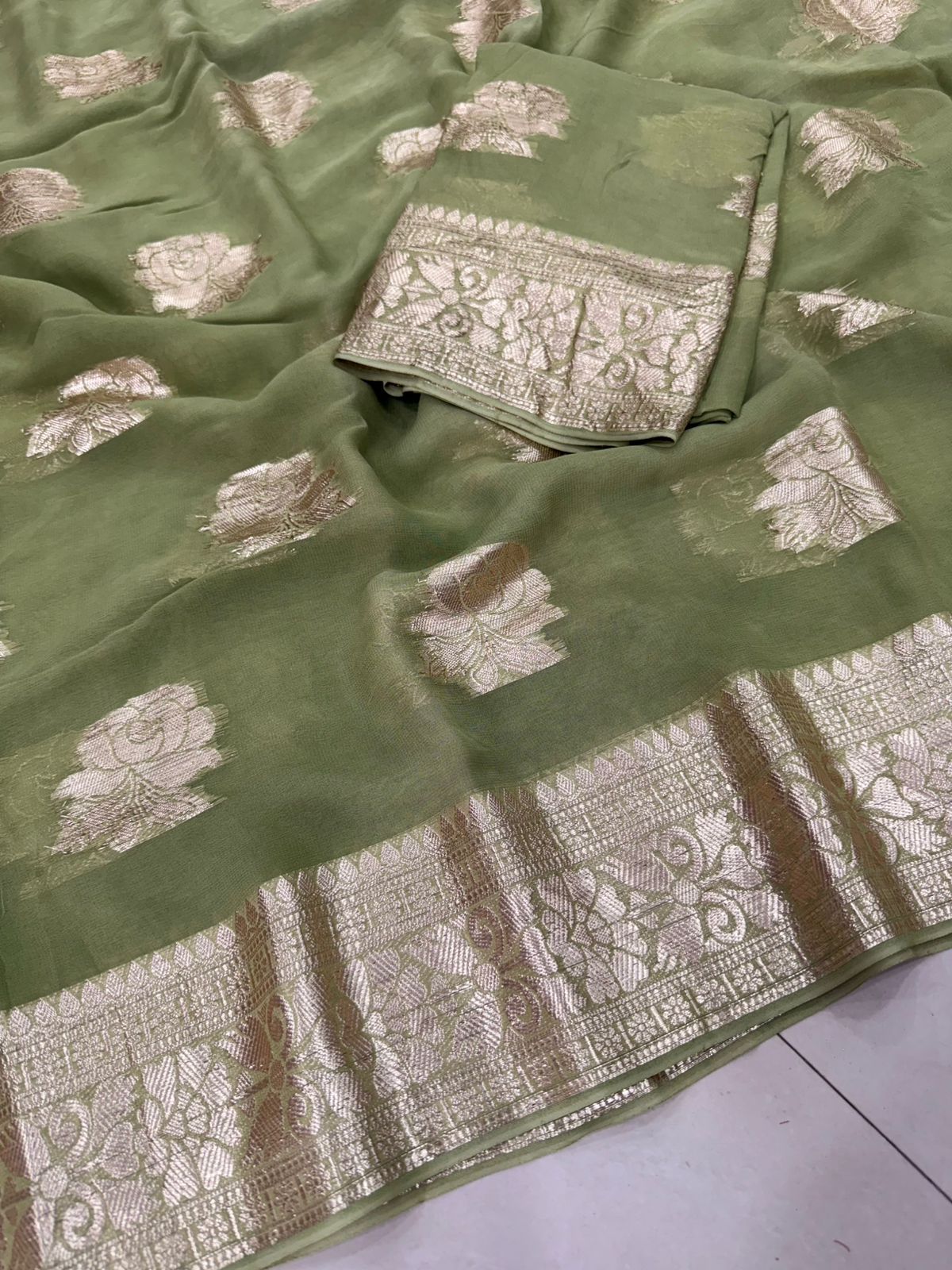 Premium Light Green Colored Viscose Georgette Saree with Running Blouse – Lightweight Elegant Daily & Festive Wear Saree