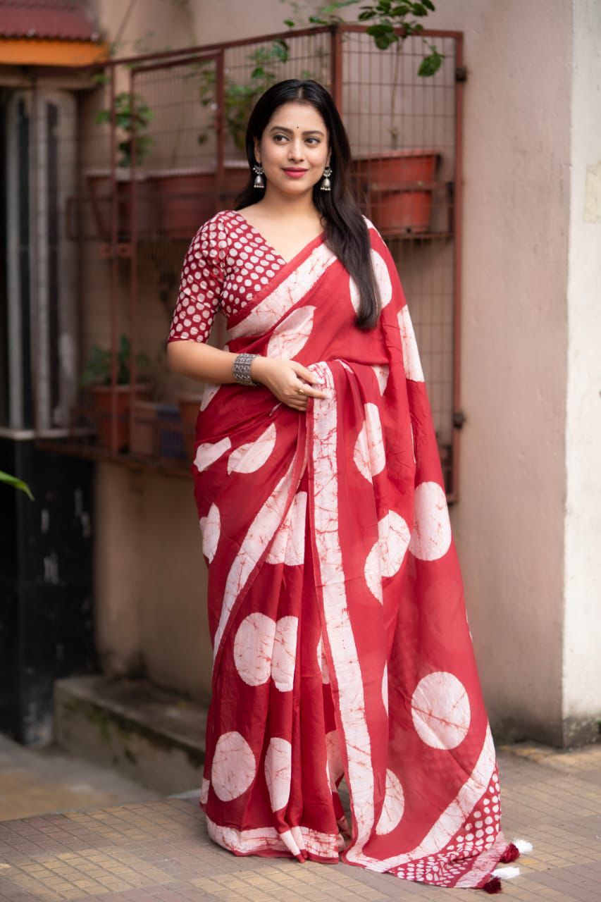 Magic Red Colored Cotton Pure Chanderi Batik Polka Saree with Tassel Pallu – Handcrafted Premium Cotton Saree