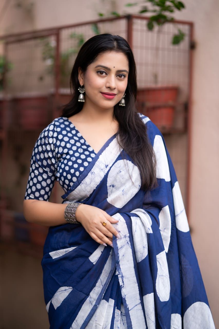 Magic Navy Blue Colored Cotton Pure Chanderi Batik Polka Saree with Tassel Pallu – Handcrafted Premium Cotton Saree