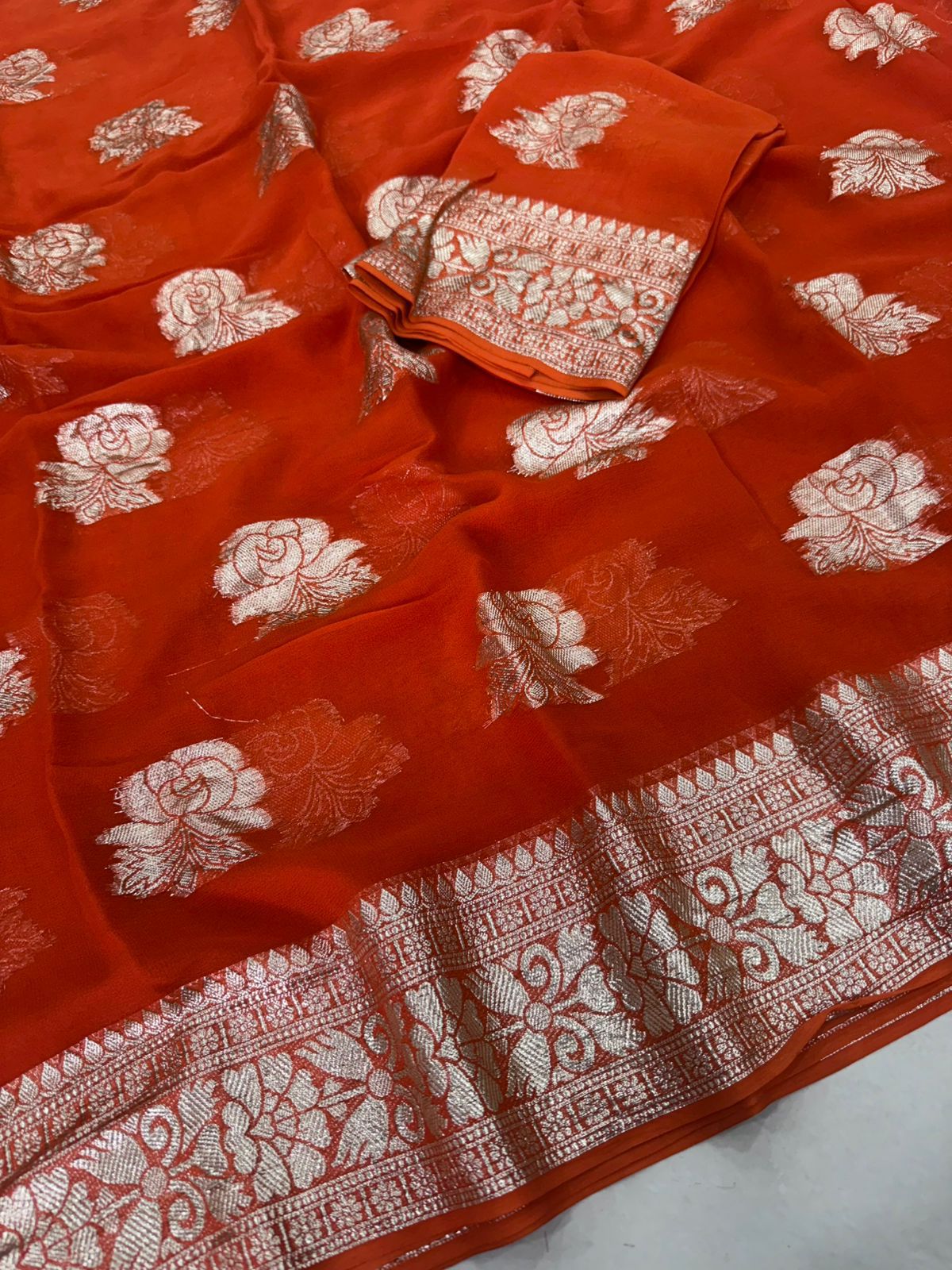 Premium Bright Red Colored Viscose Georgette Saree with Running Blouse – Lightweight Elegant Daily & Festive Wear Saree