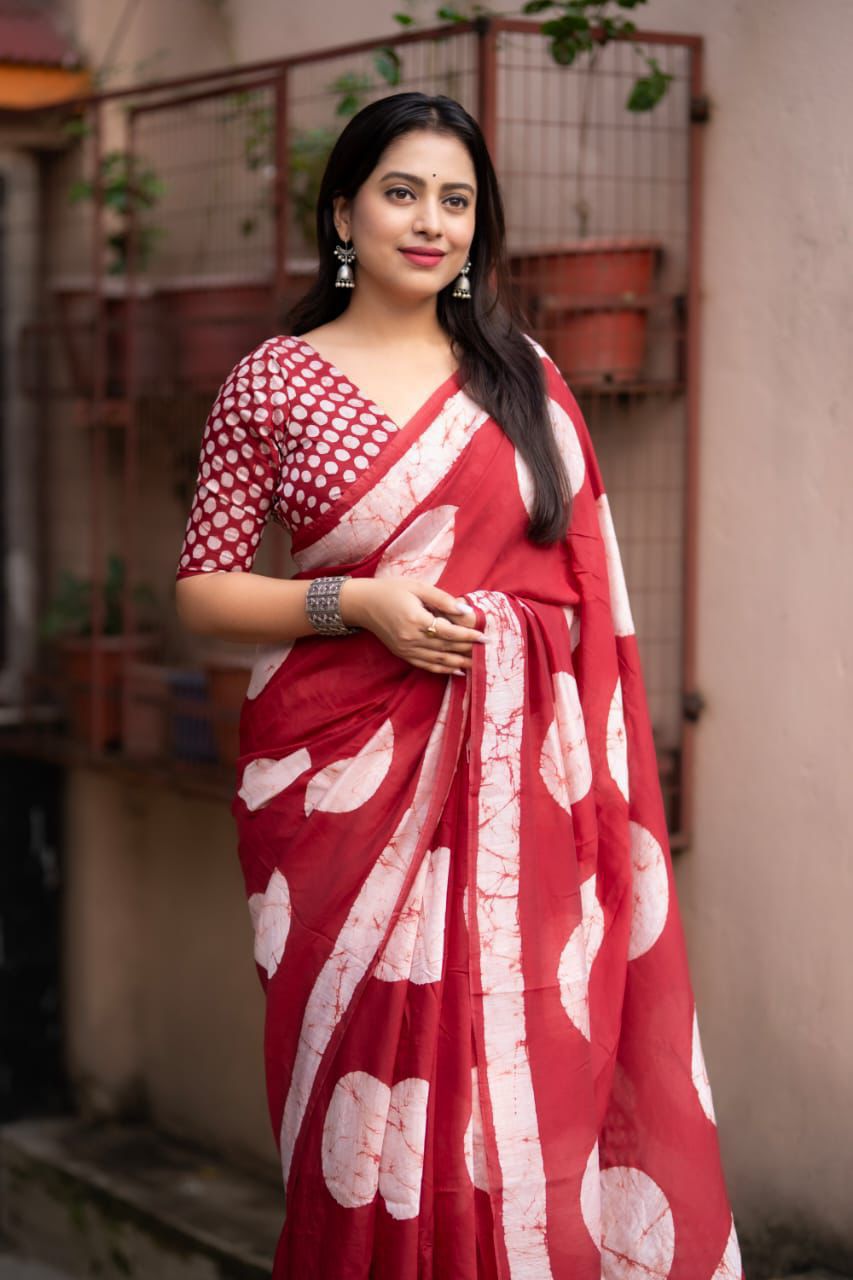 Magic Red Colored Cotton Pure Chanderi Batik Polka Saree with Tassel Pallu – Handcrafted Premium Cotton Saree